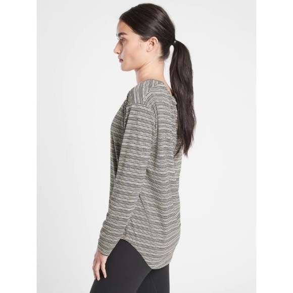 ATHLETA Cloudlight Stratus Striped Top‎ Size XS Black White Oversized Relaxed - Picture 4 of 12